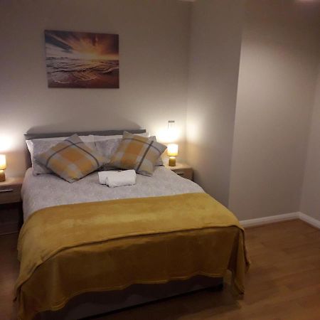 Luxury And Stylish 2 Bedroom Apartment With En-Suite Luton  Ngoại thất bức ảnh