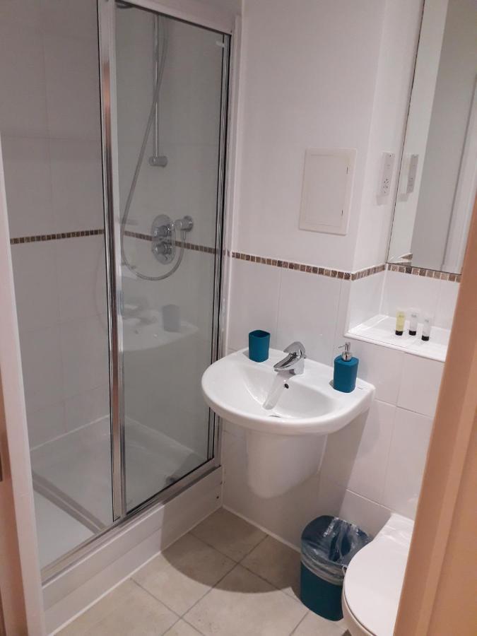 Luxury And Stylish 2 Bedroom Apartment With En-Suite Luton  Ngoại thất bức ảnh