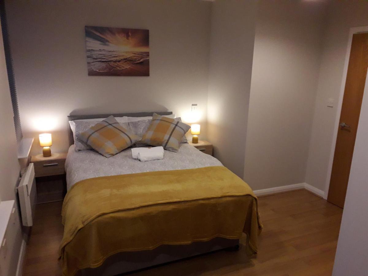 Luxury And Stylish 2 Bedroom Apartment With En-Suite Luton  Ngoại thất bức ảnh